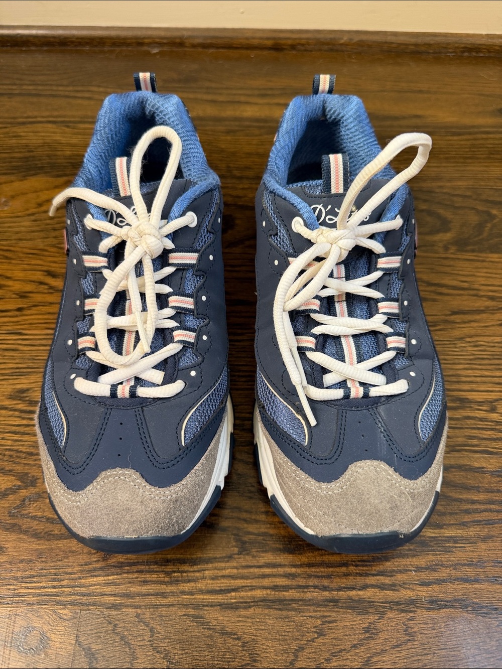 Skechers D’Lites Comfort Walking Sneaker Size 8.5